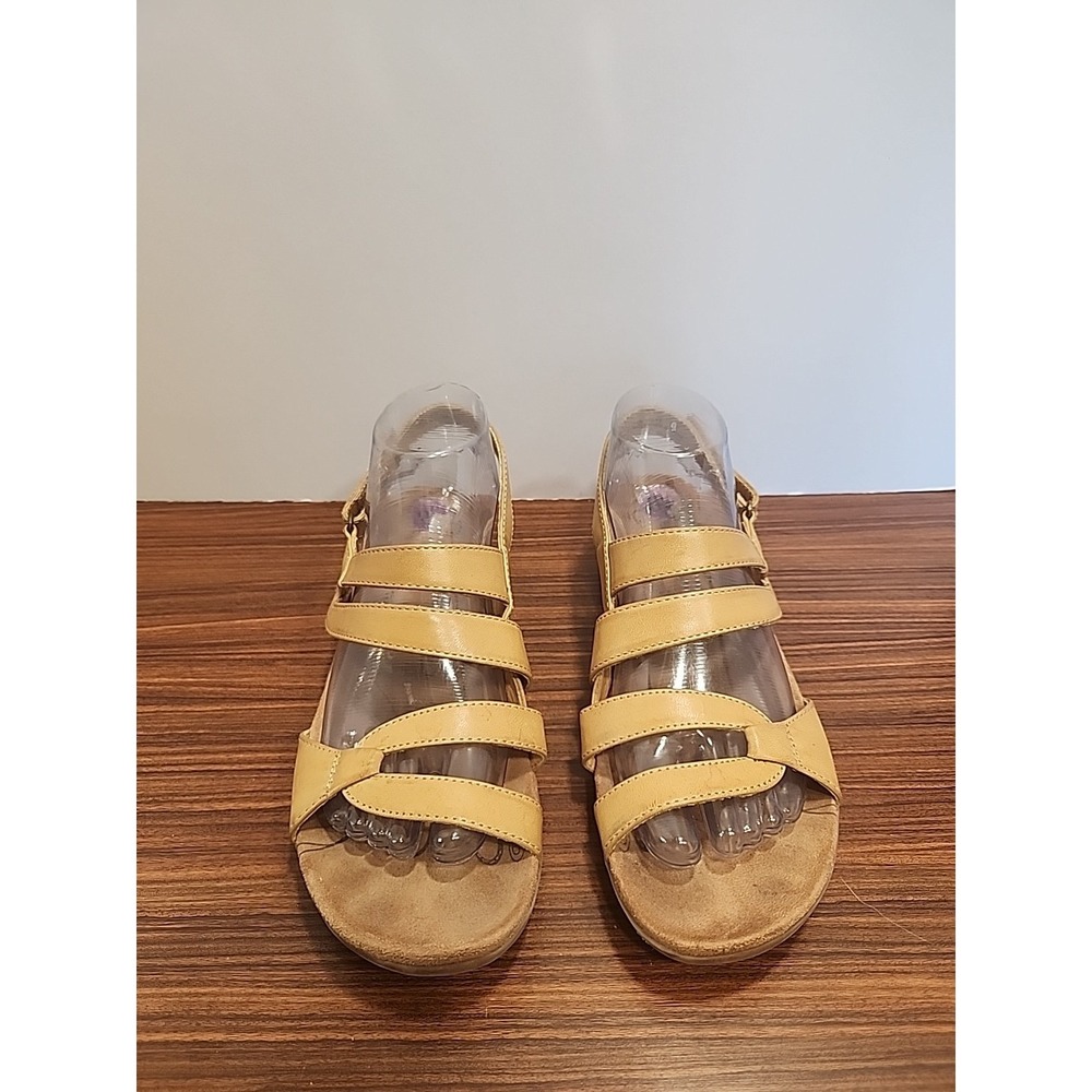 Baretraps Jerie Women's Size 8.5 M Sandals Thong Yellow Strappy Boho Slide On